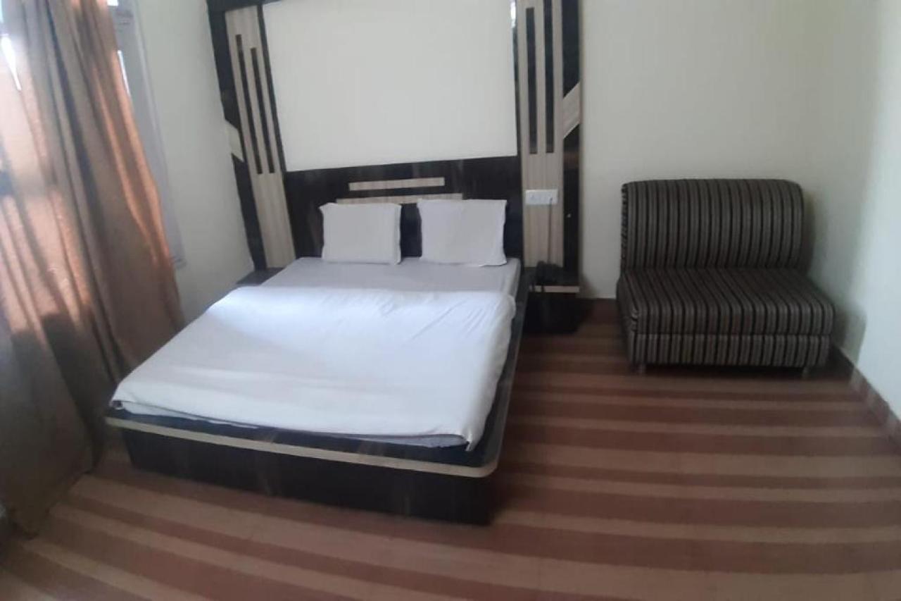 Oyo 81211 Hotel Janta Katra (Jammu and Kashmir) Exteriör bild