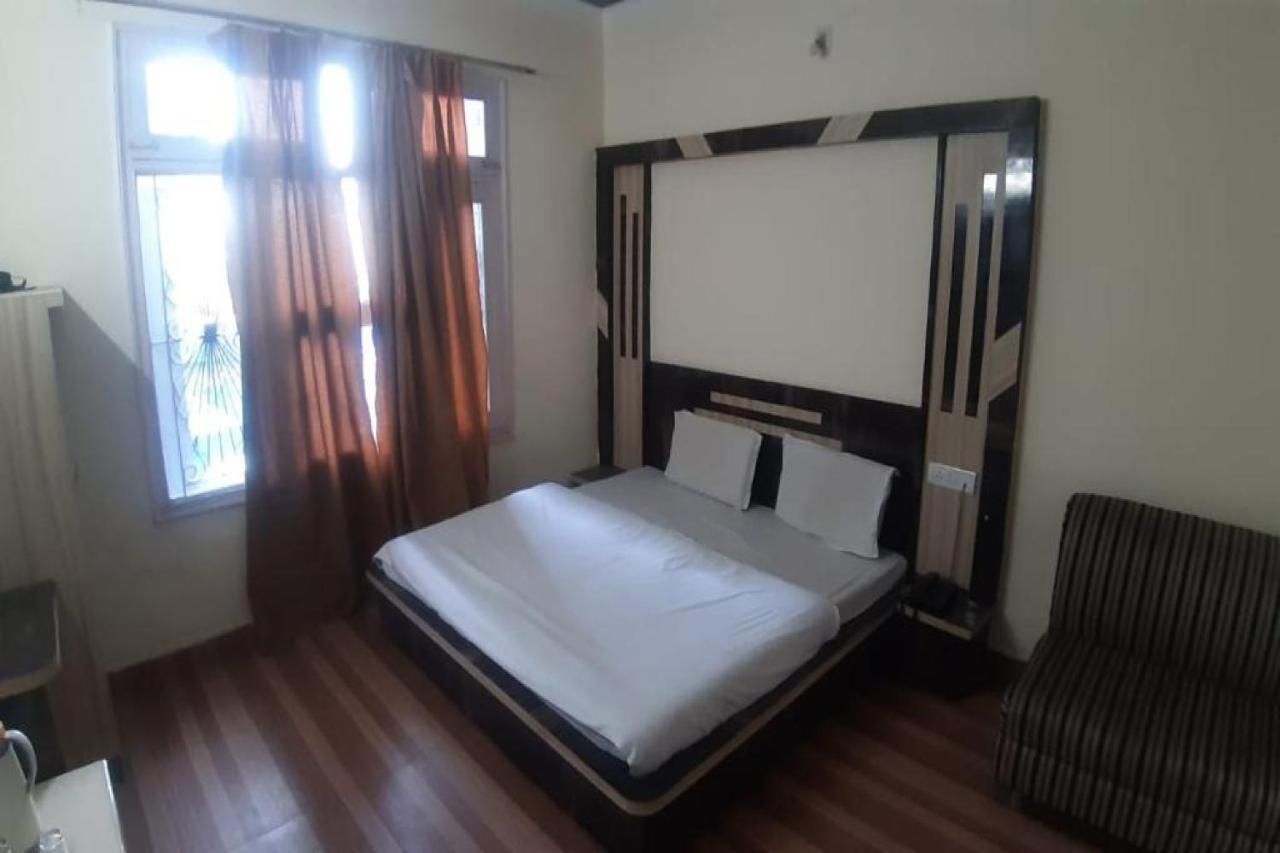 Oyo 81211 Hotel Janta Katra (Jammu and Kashmir) Exteriör bild
