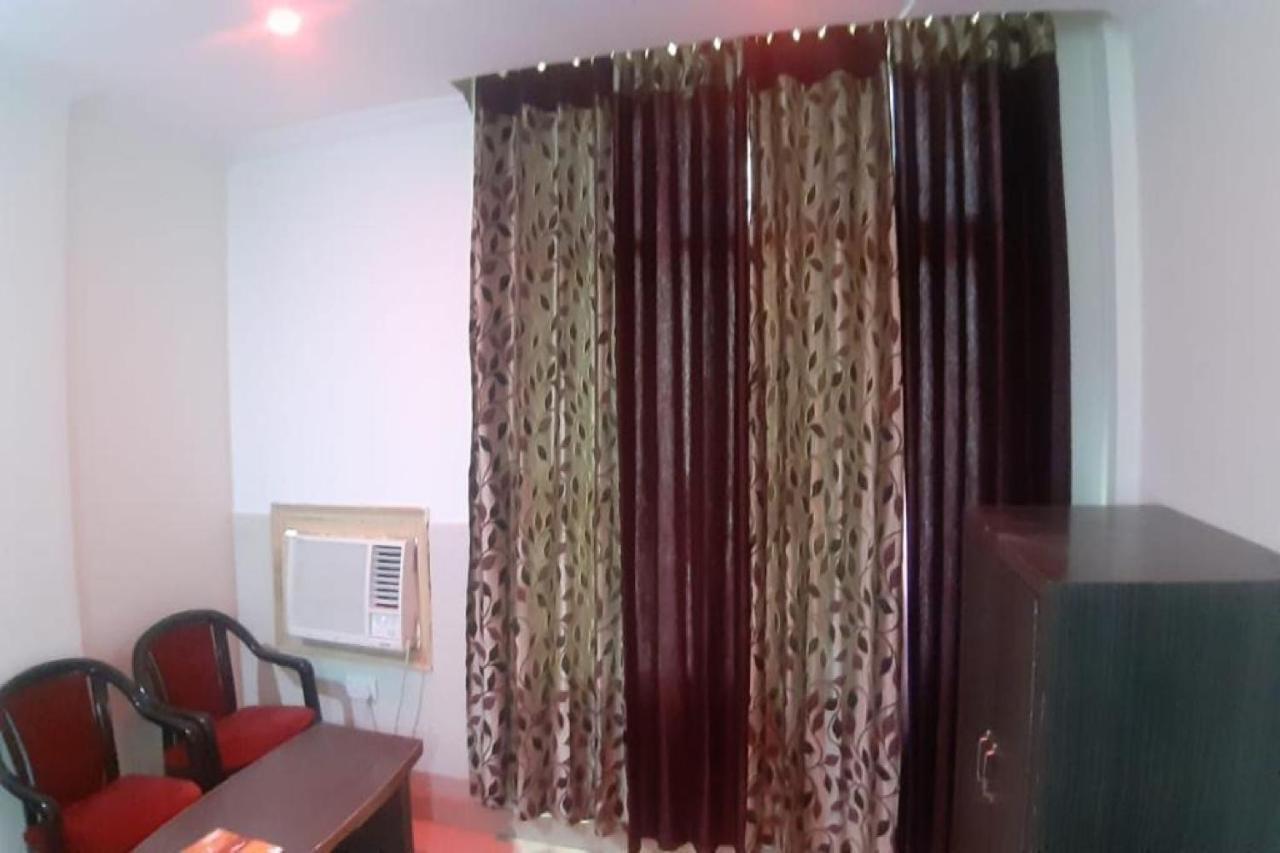 Oyo 81211 Hotel Janta Katra (Jammu and Kashmir) Exteriör bild