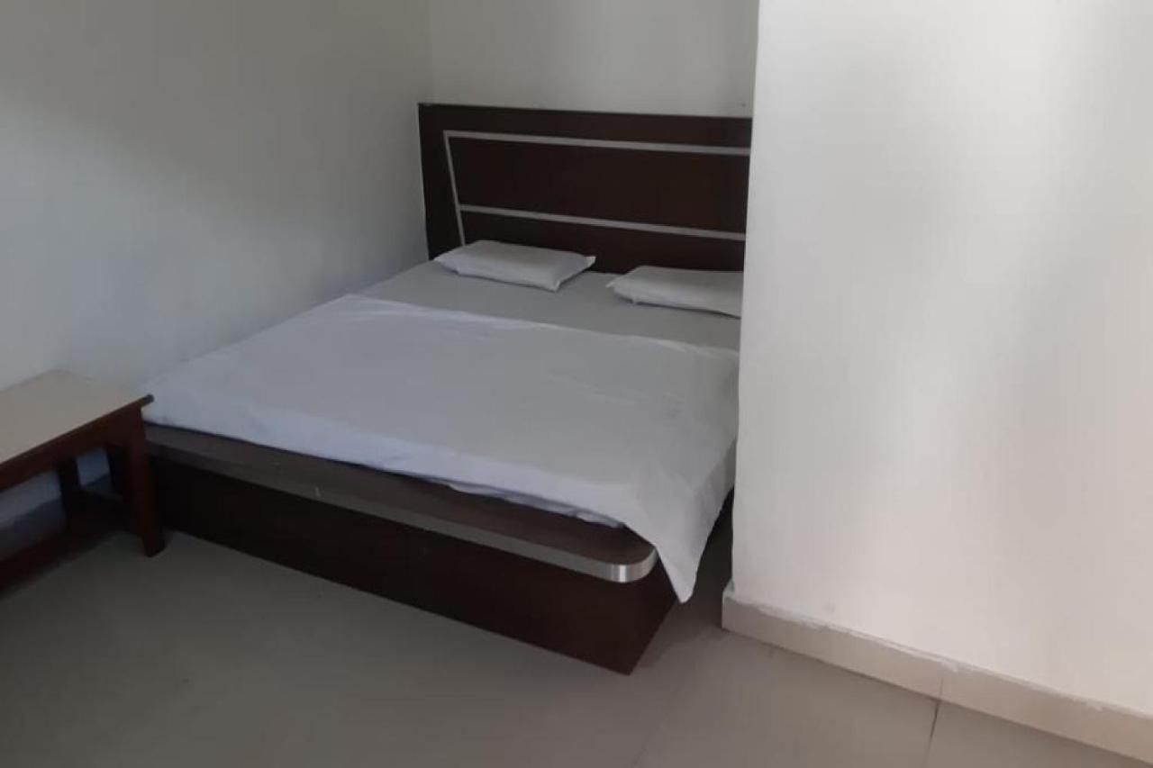 Oyo 81211 Hotel Janta Katra (Jammu and Kashmir) Exteriör bild