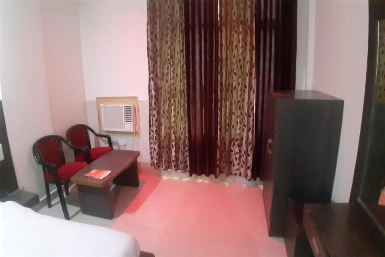 Oyo 81211 Hotel Janta Katra (Jammu and Kashmir) Exteriör bild