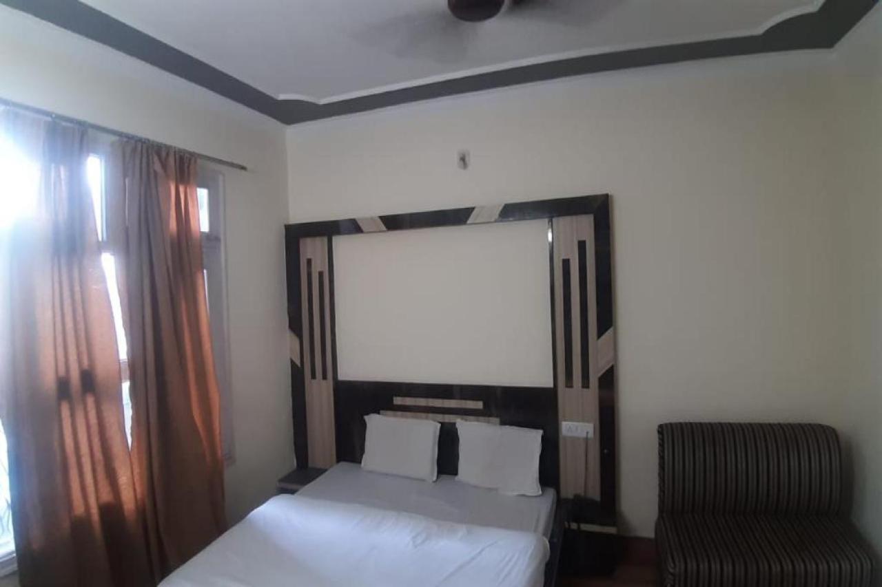 Oyo 81211 Hotel Janta Katra (Jammu and Kashmir) Exteriör bild