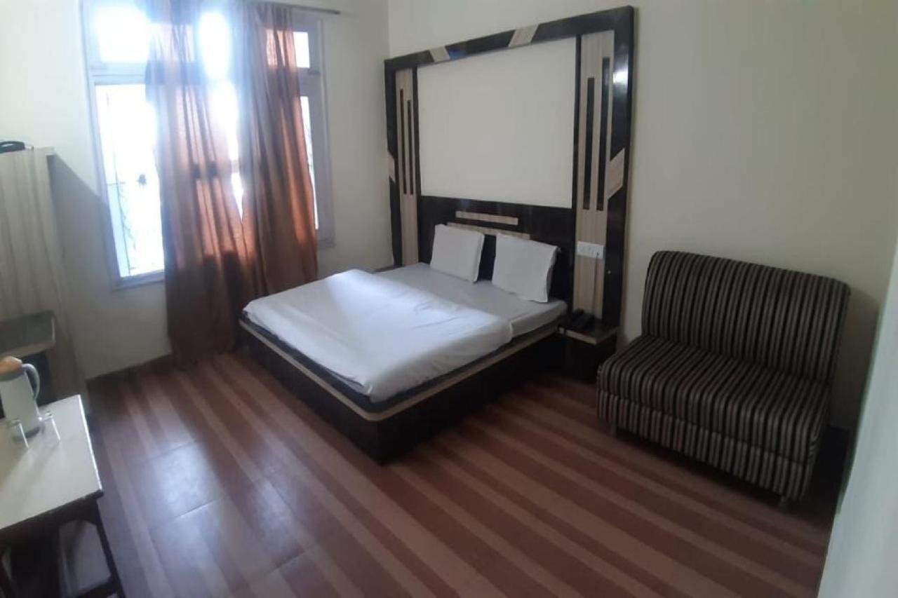 Oyo 81211 Hotel Janta Katra (Jammu and Kashmir) Exteriör bild