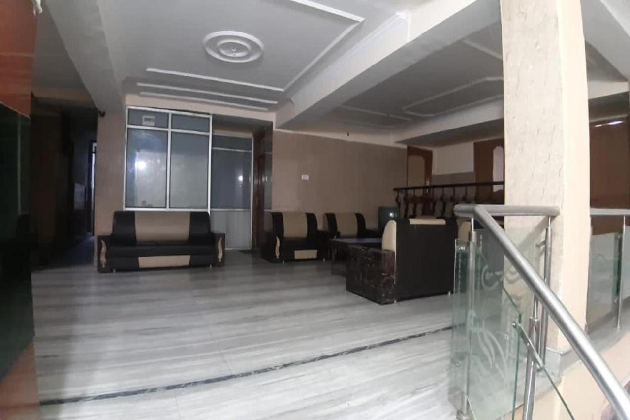Oyo 81211 Hotel Janta Katra (Jammu and Kashmir) Exteriör bild